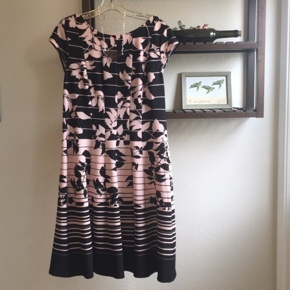 $20 SALE Blush Pink & Black Graphic Pattern Dress Spring Summer Floral ELLE